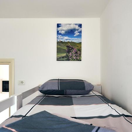 Central Beach Apartment Sarandë Exterior foto