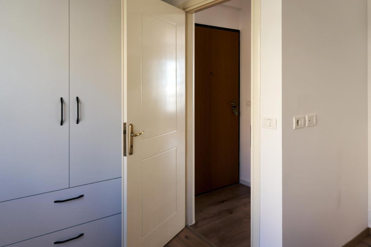 Central Beach Apartment Sarandë Exterior foto
